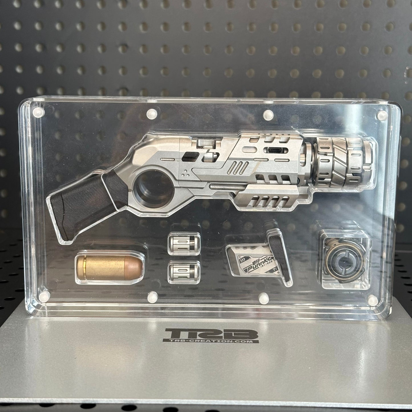 Punnk Acrylic Display Case Style A (Toys are not included)