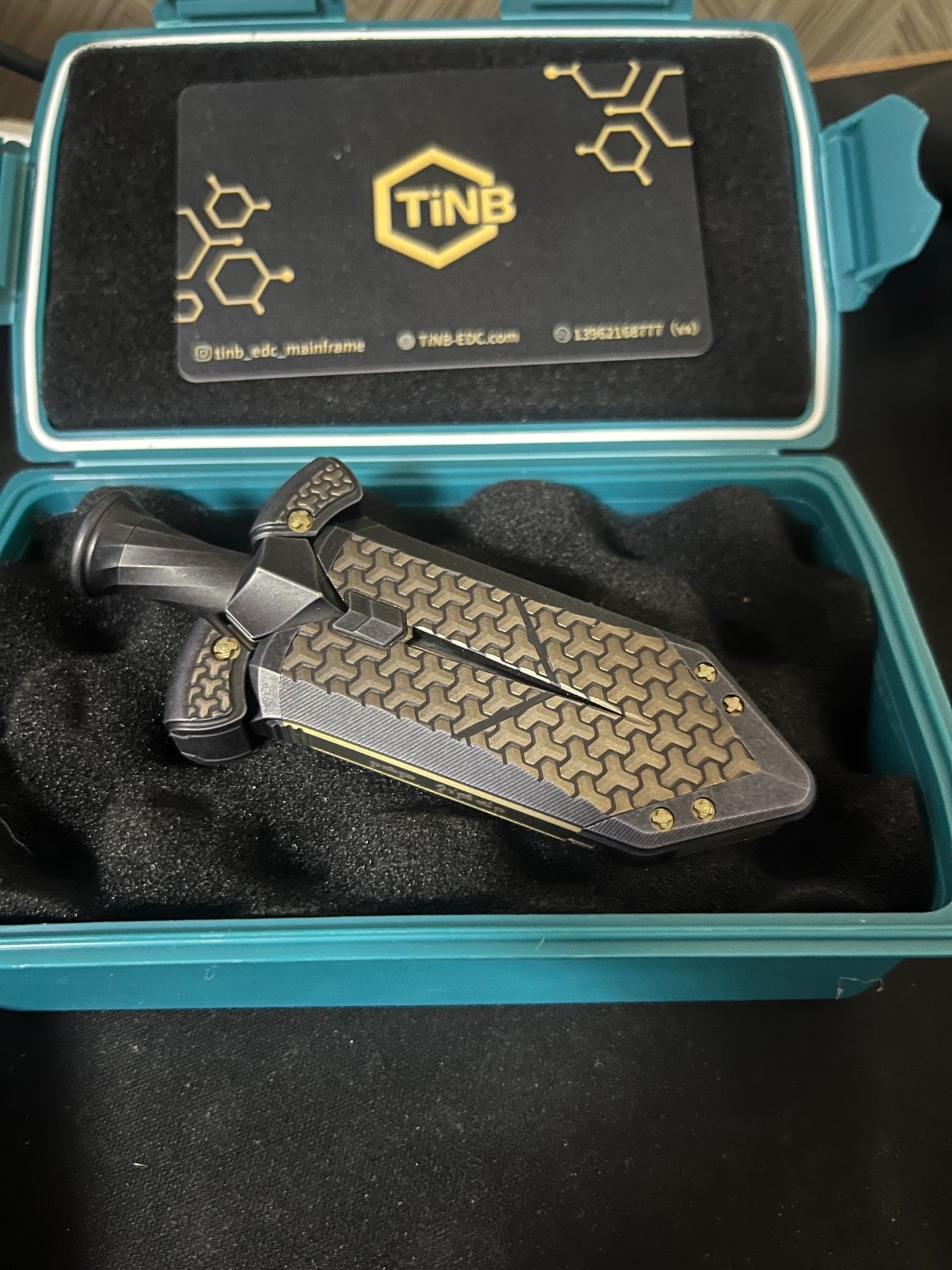 Aroundight Titanium Pangolin General