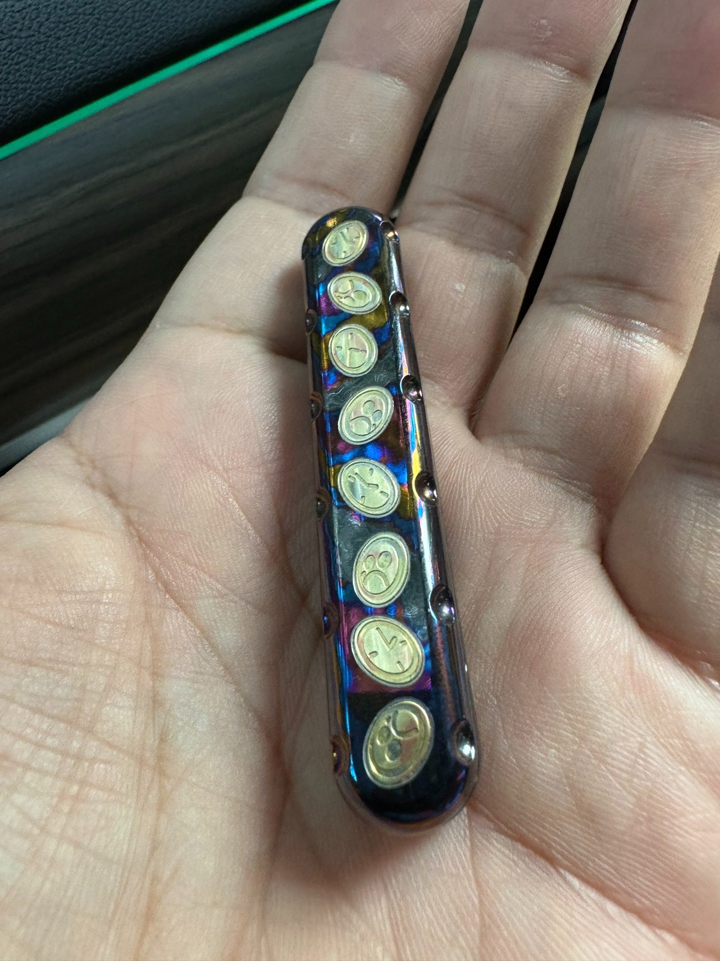 Top-D Zircuti