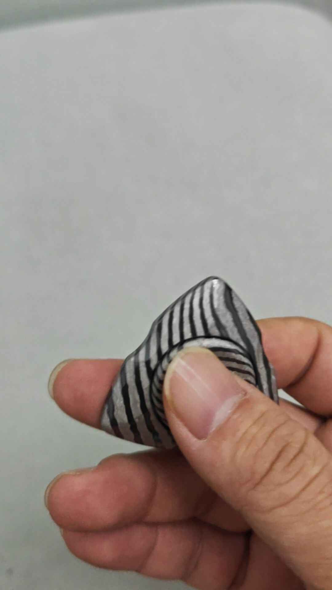 Hourglass S2 Zircuti