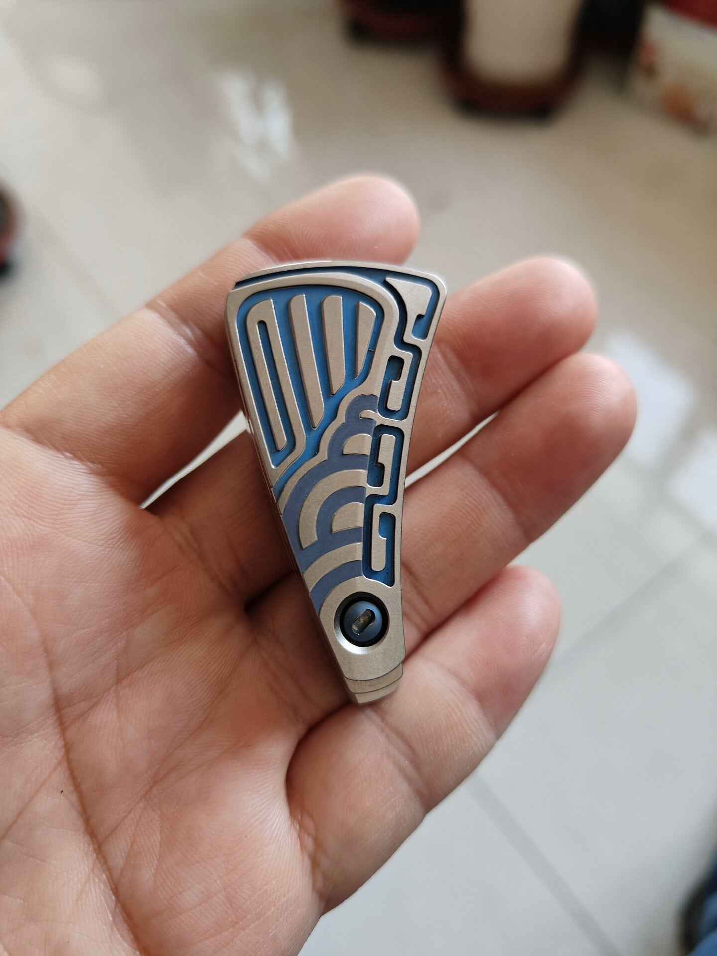 Peacock Feather Titanium