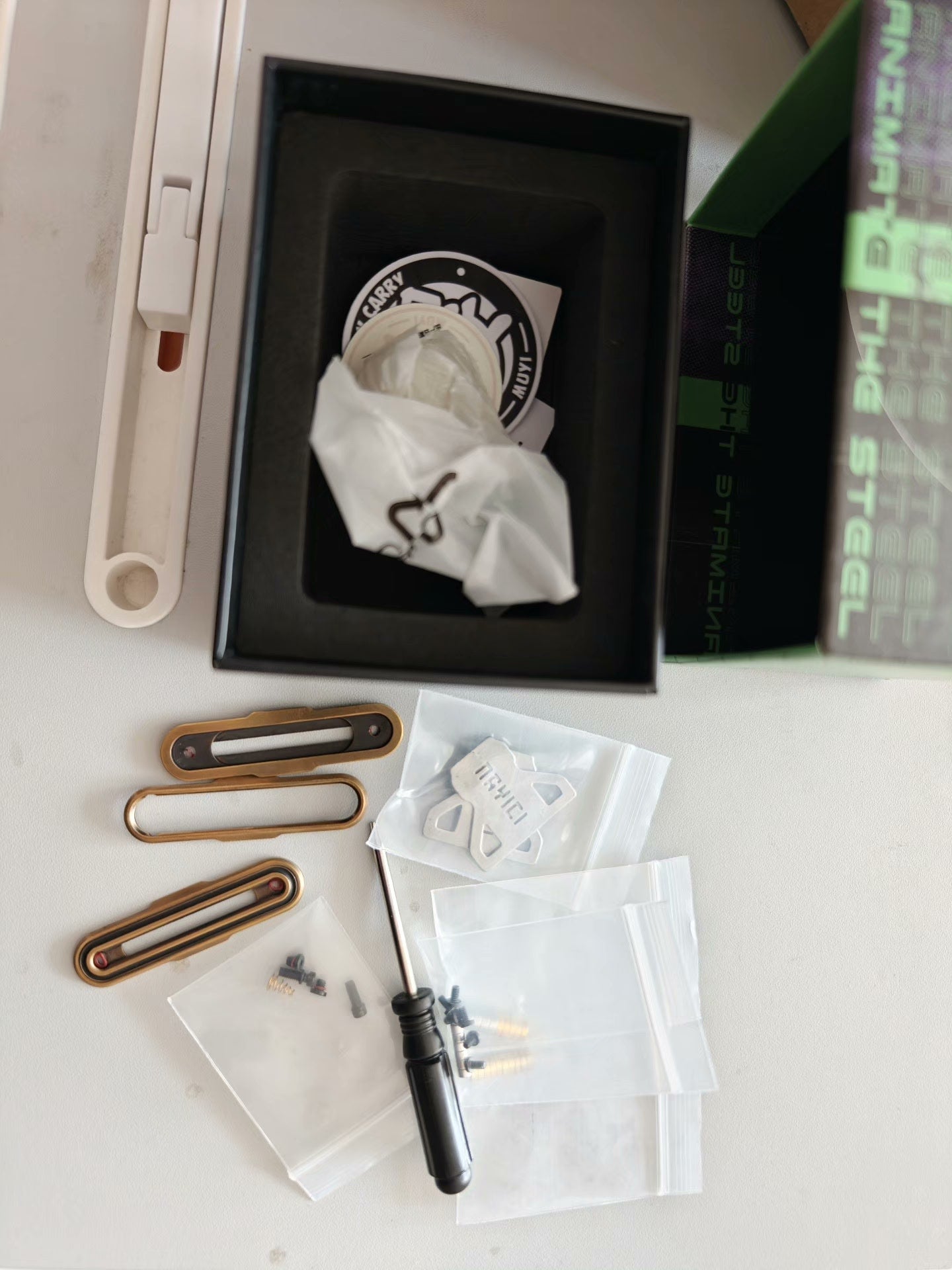 SHAKE Zirconium Zircuti