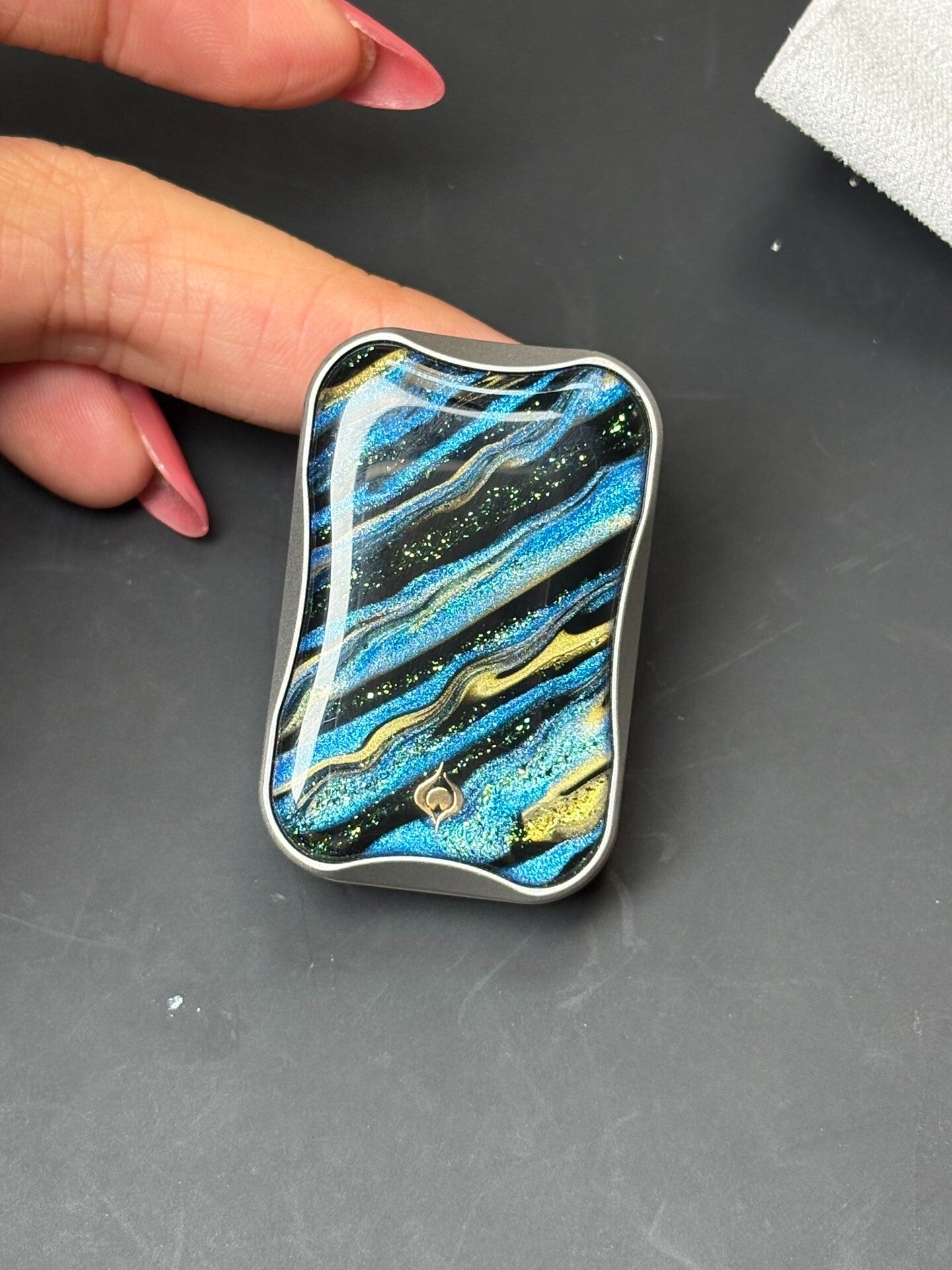 Aura Sand, Stainless Steel