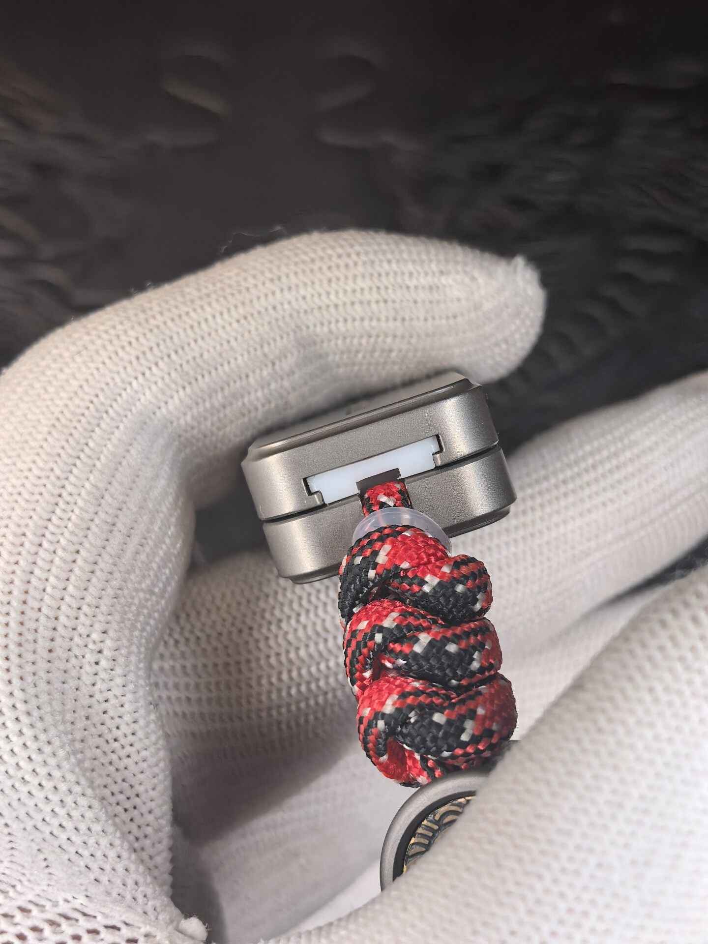 Sugar Cube Titanium