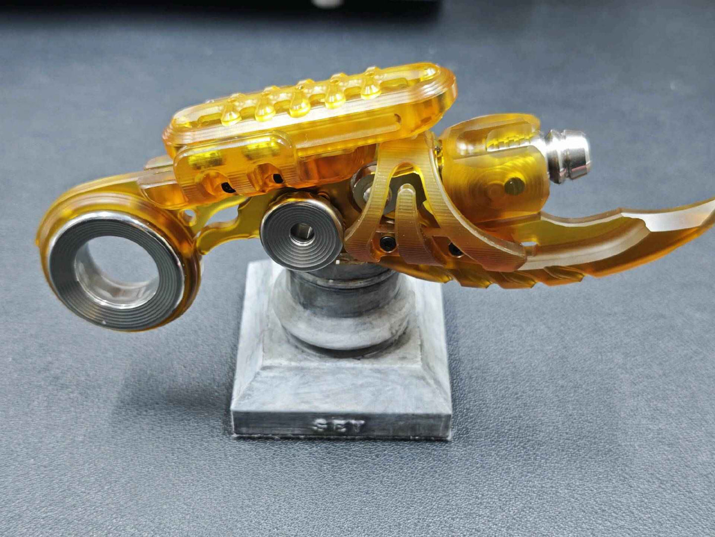 EXOSKELETON PEI