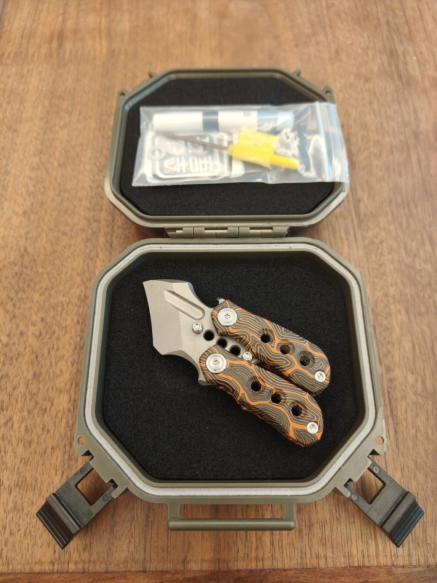 V Blood Titanium