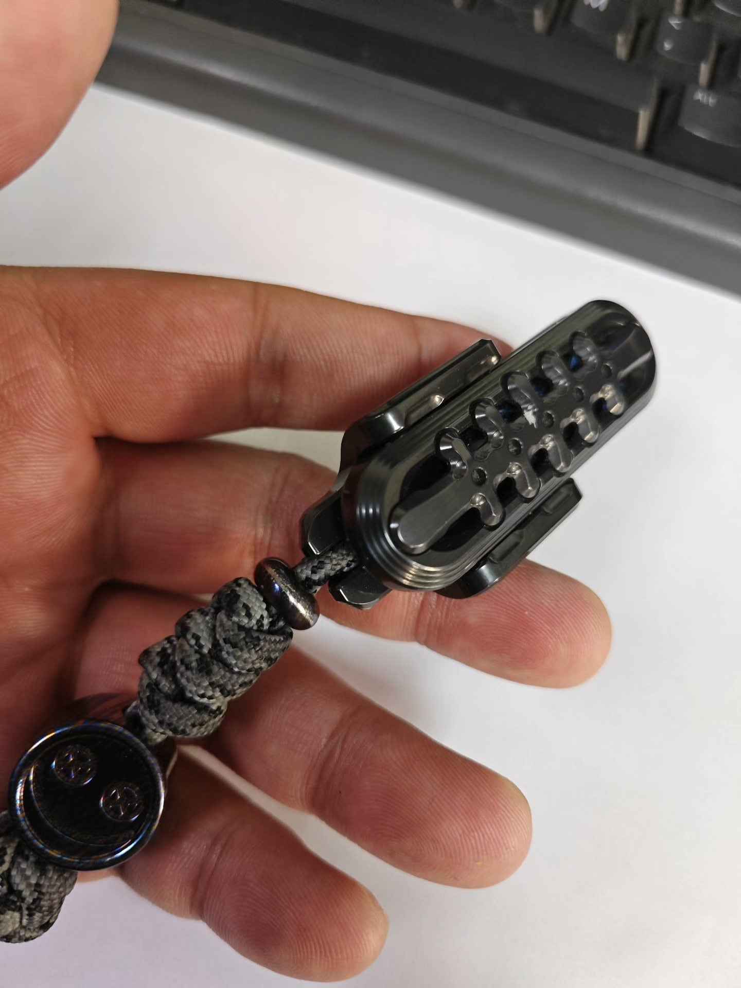 EXOSKELETON Zirconium Mokuti