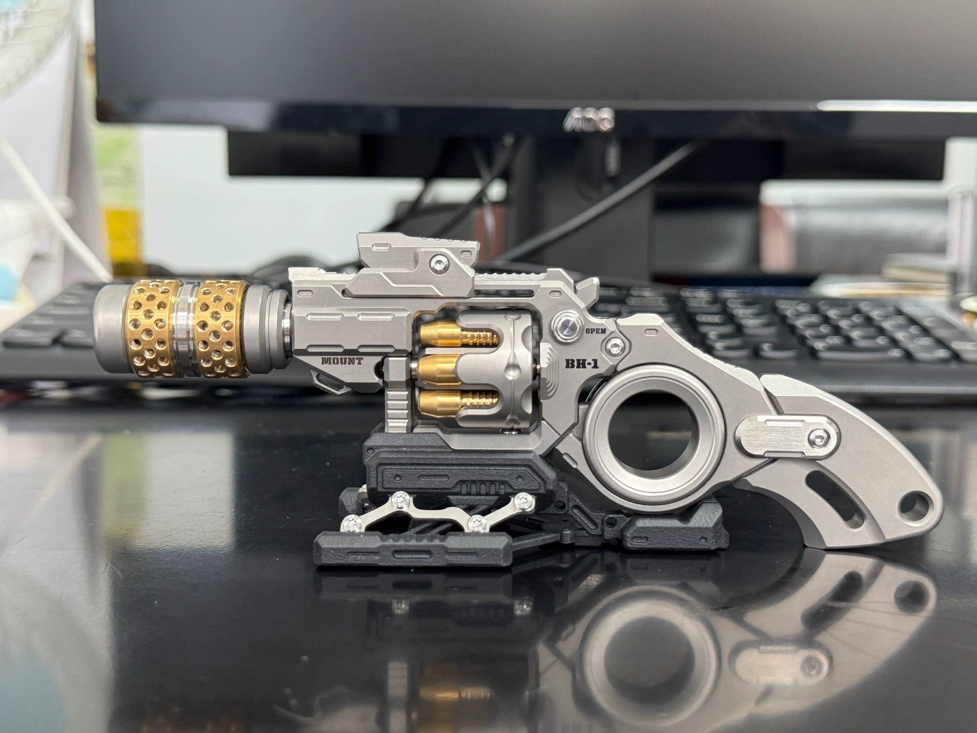 Breaker Titanium