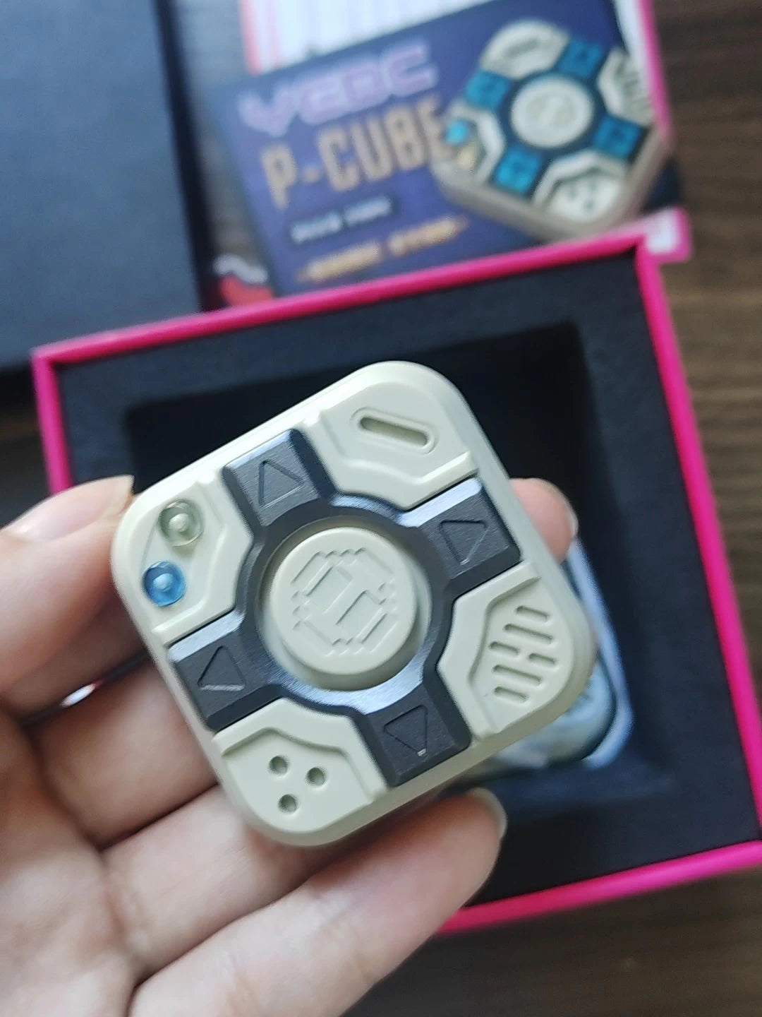 P-CUBE PEEK