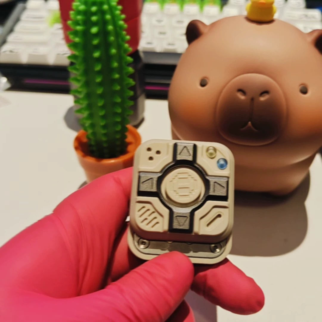 P-CUBE PEEK