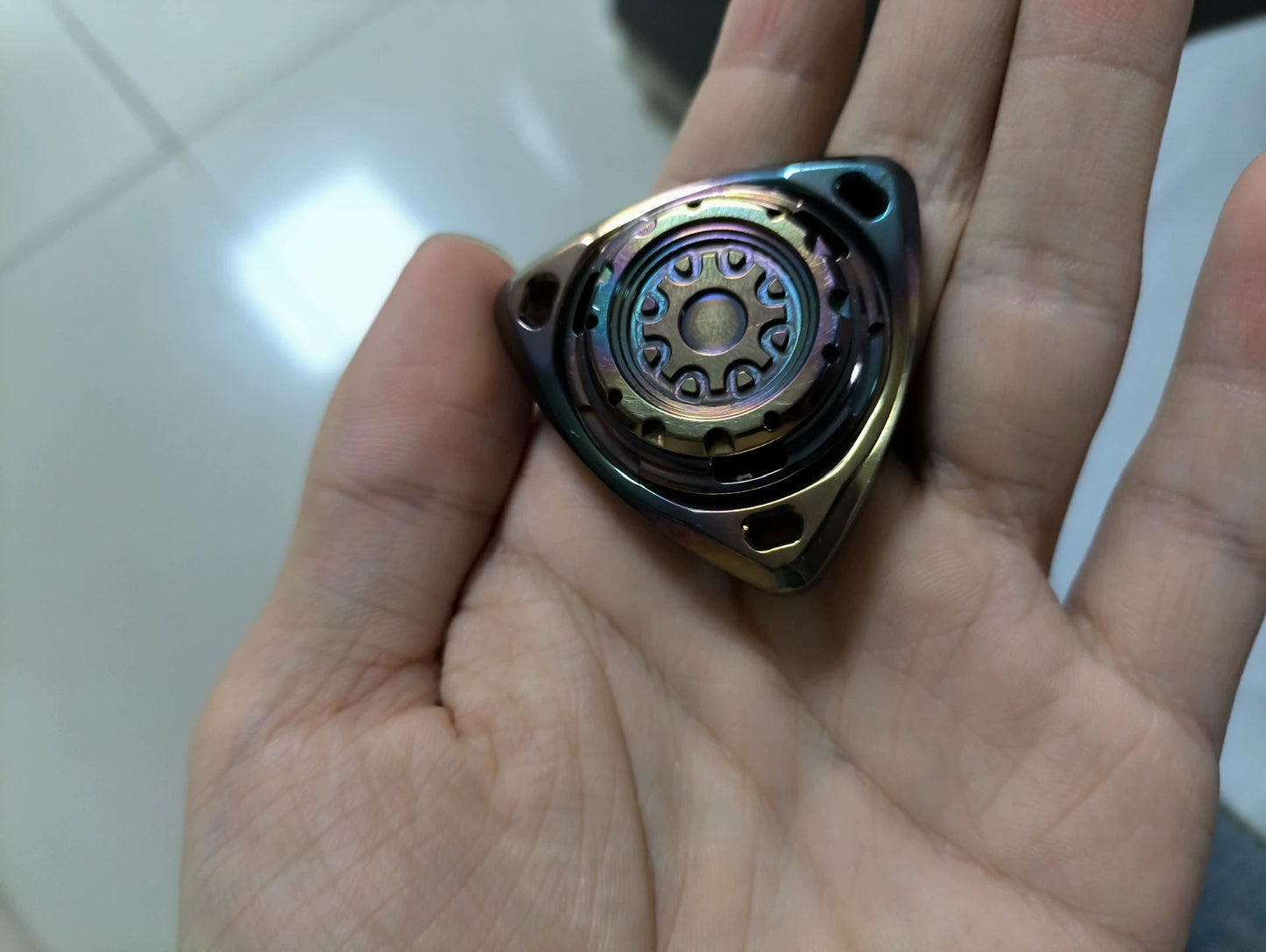 ROAR Spinner Zirconium