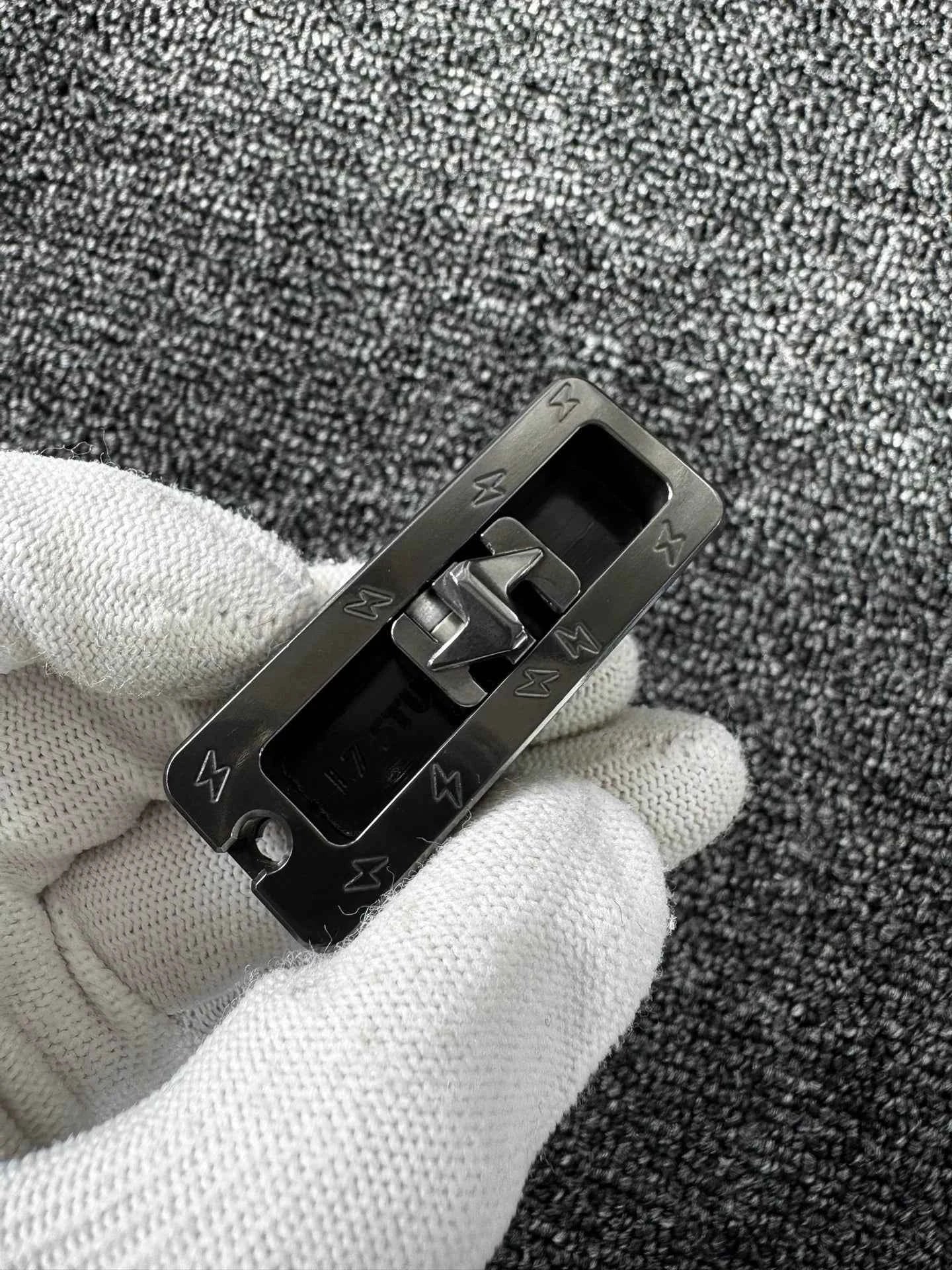 Crunchy Shark Zirconium