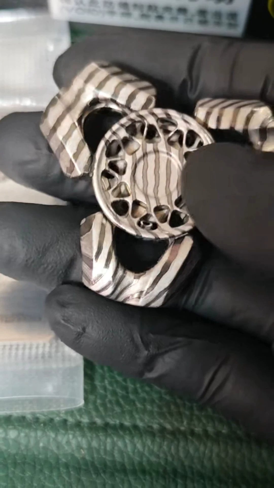 Explorer Zircuti