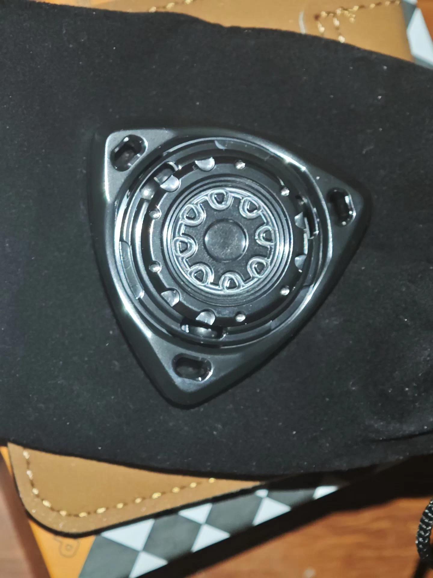 ROAR Spinner Zirconium