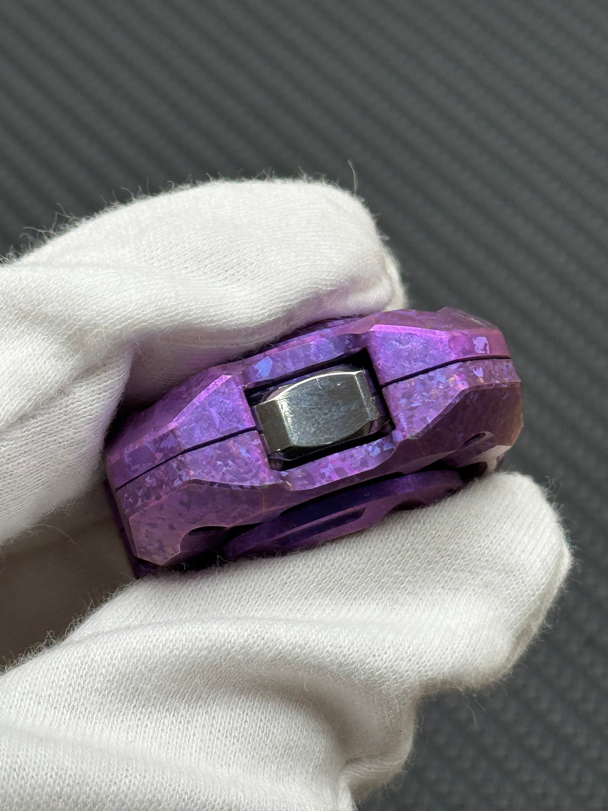 Spinner Crystallized Titanium