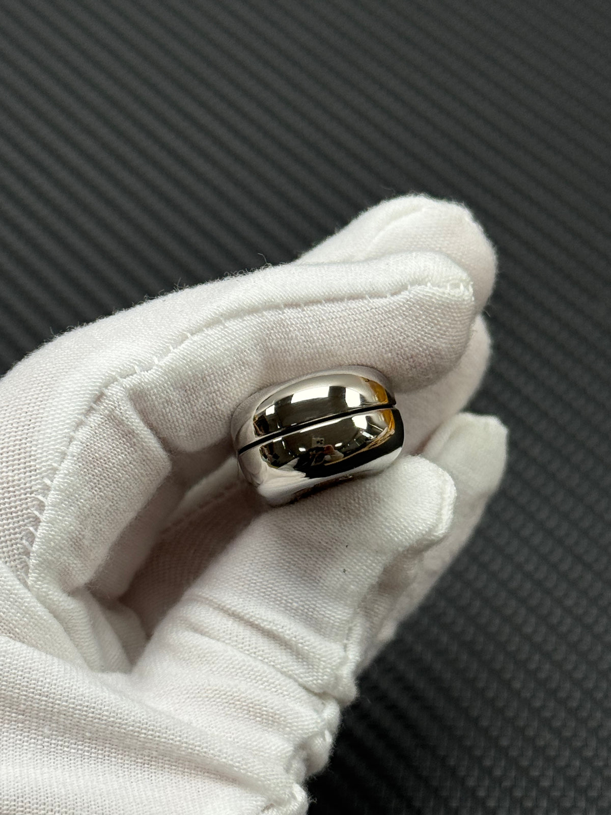 Floating Cloud Titanium Polished