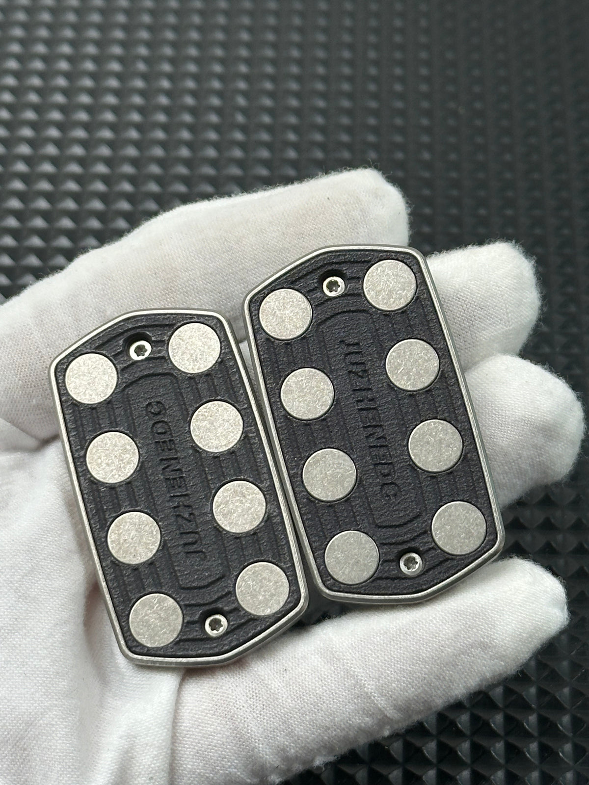 Gamut Titanium