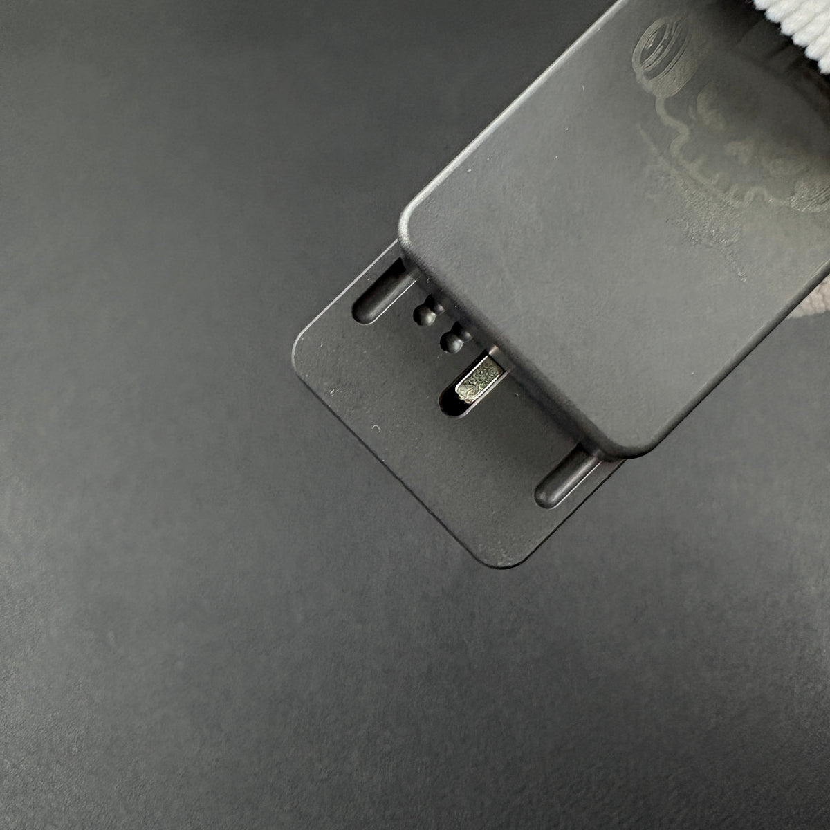 Mute Zirconium