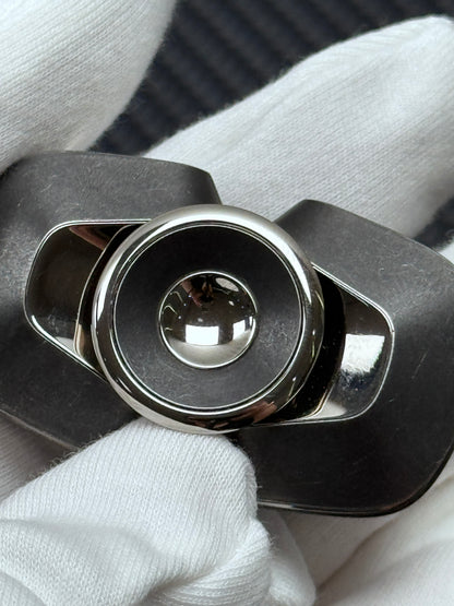 Lentic Stainless Steel