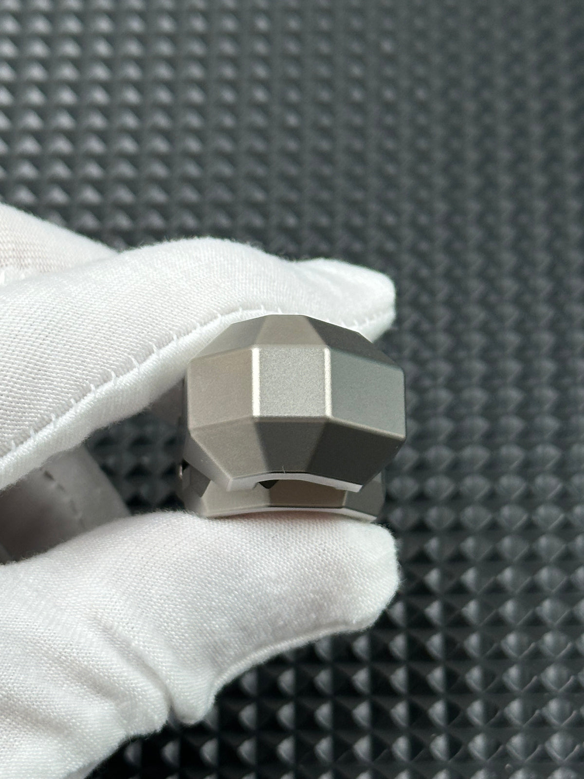 Crystal Twin Leaf Titanium