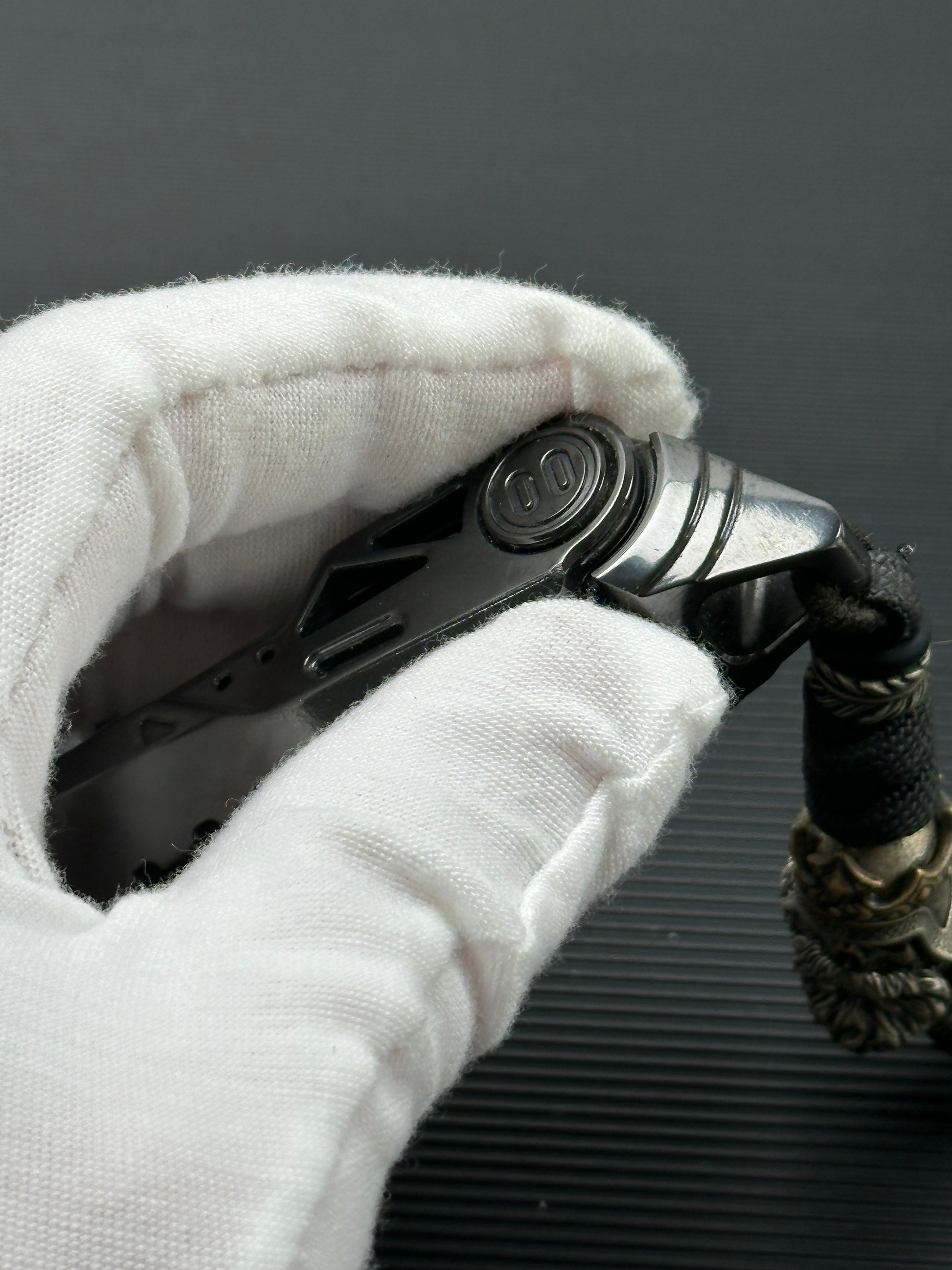 Razor Zirconium