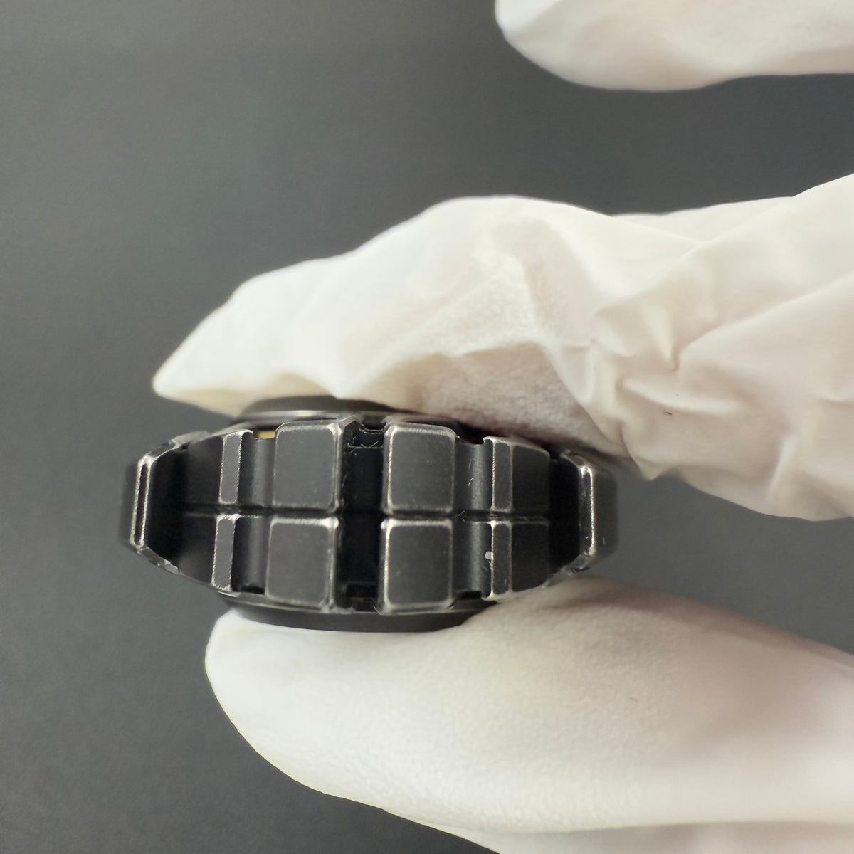Dark Shell Opening Stainless Steel