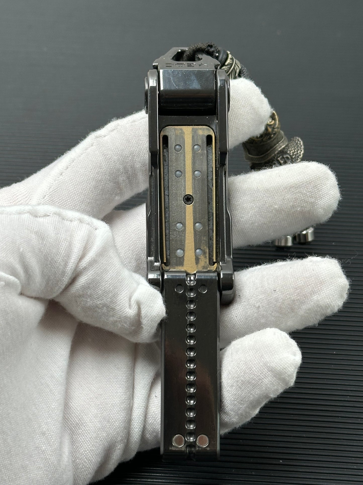 Razor Zirconium