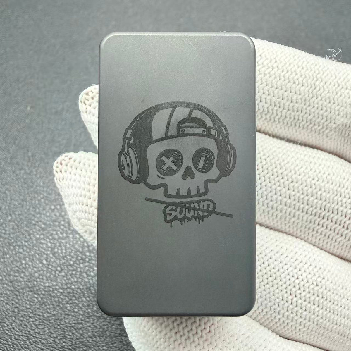 Mute Zirconium