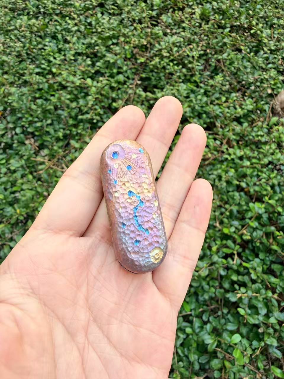Floating Cloud Titanium Engraved
