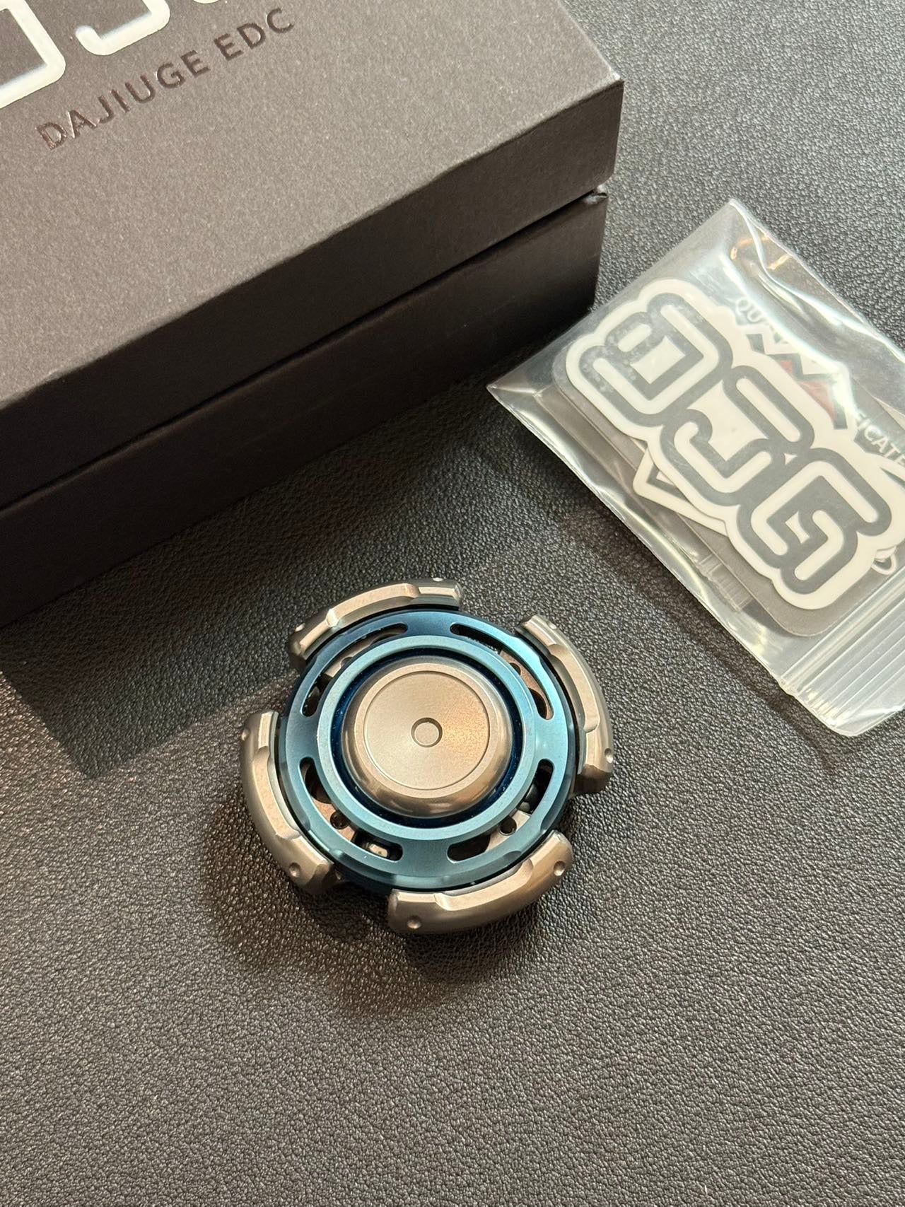 Resonance Titanium