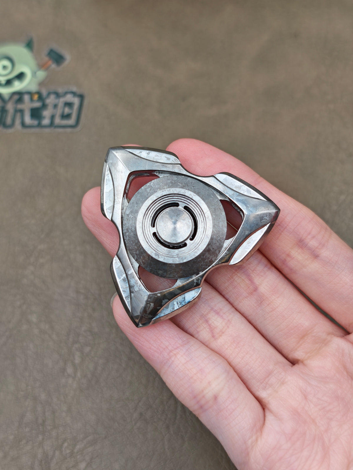 Siren Crystallized Titanium