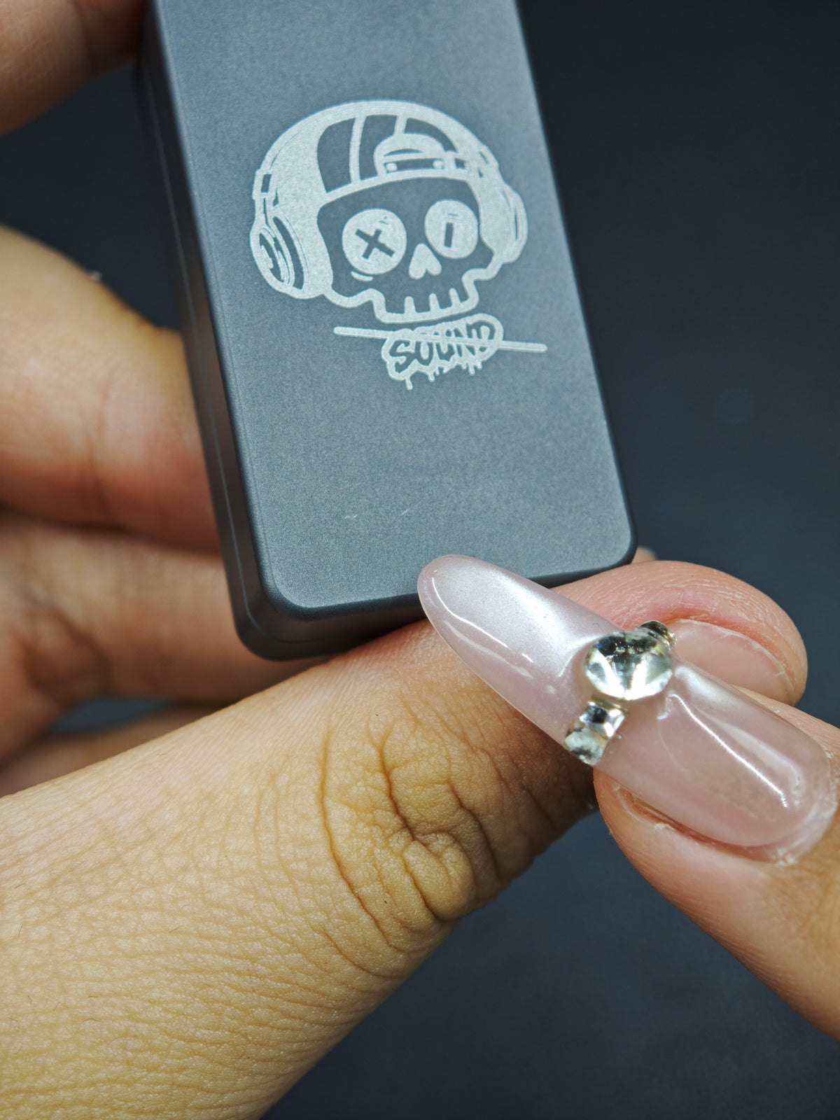 Mute Zirconium