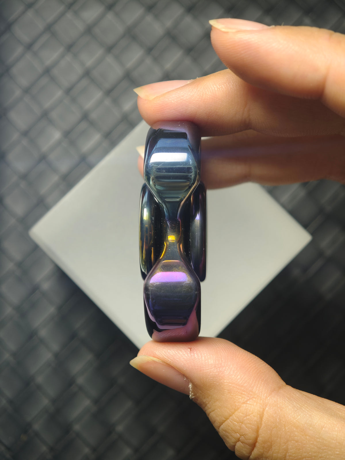 Three-Leaf Horizon Zirconium Oil Slick