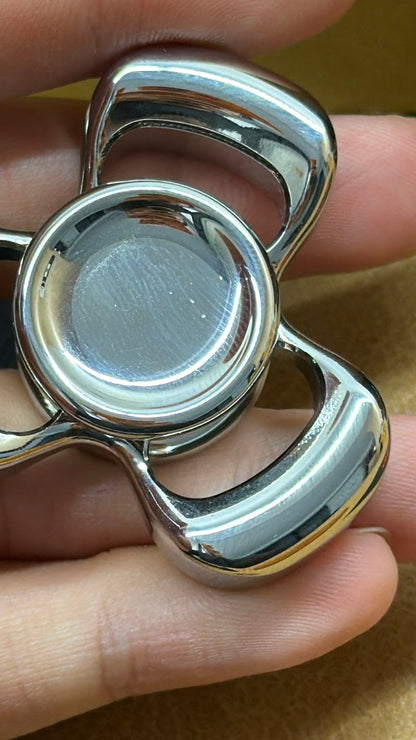 Three-Leaf Horizon Stainless Steel