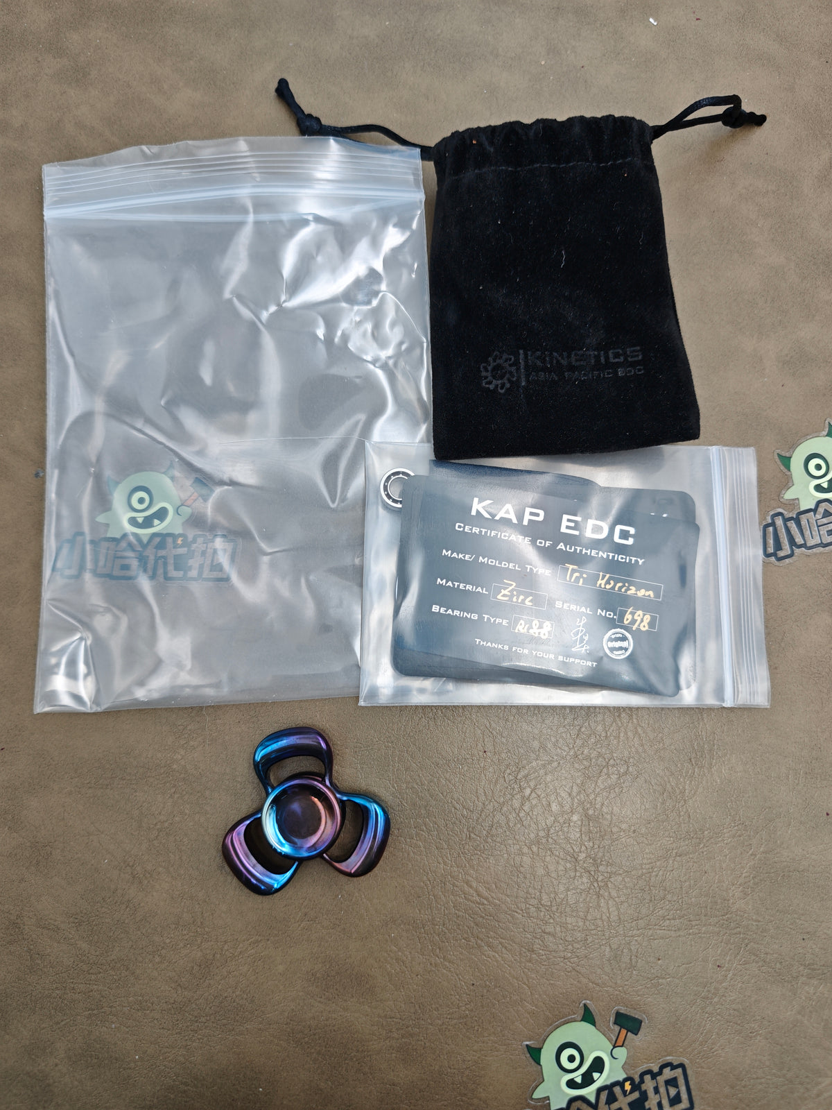 Three-Leaf Horizon Zirconium Oil Slick