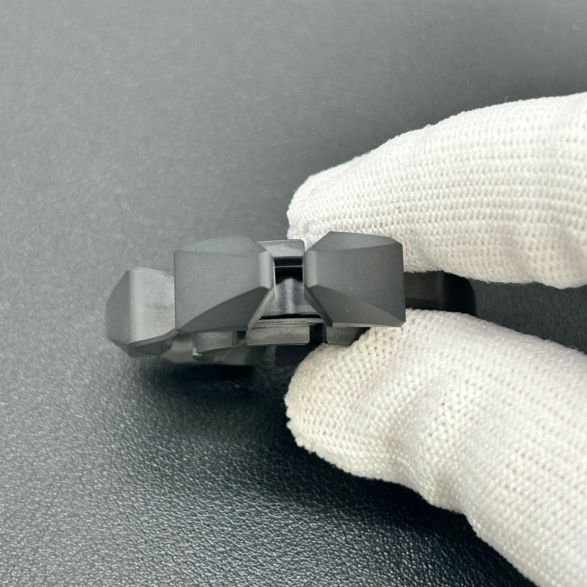 Scorpio Bearing Cap Zirconium