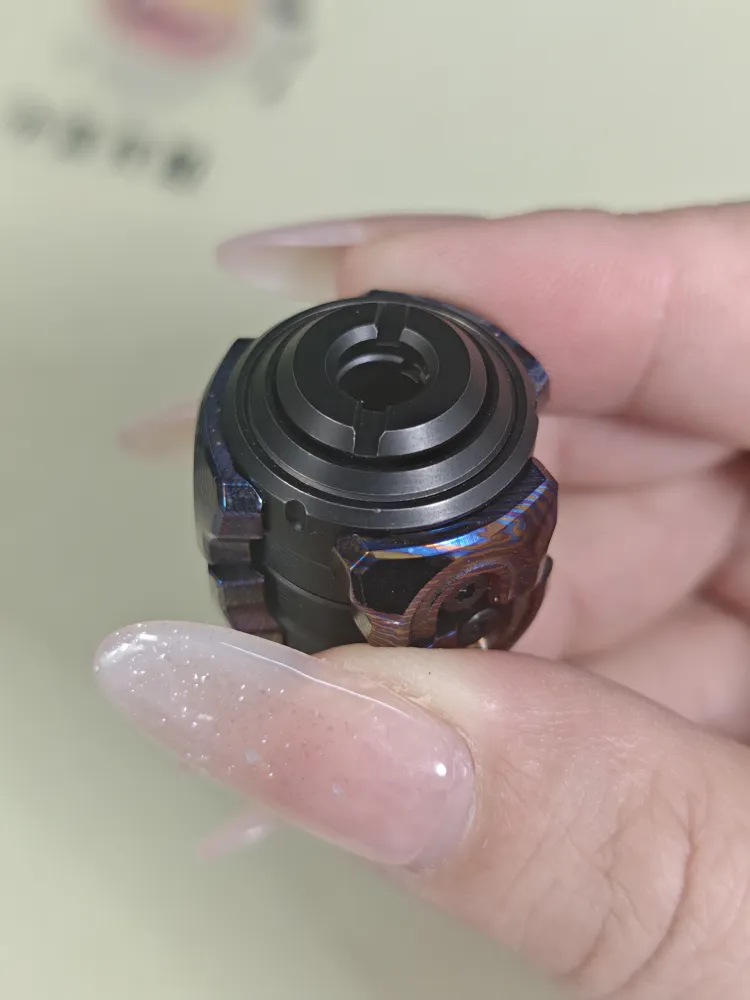 SHAKE Mokuti Titanium