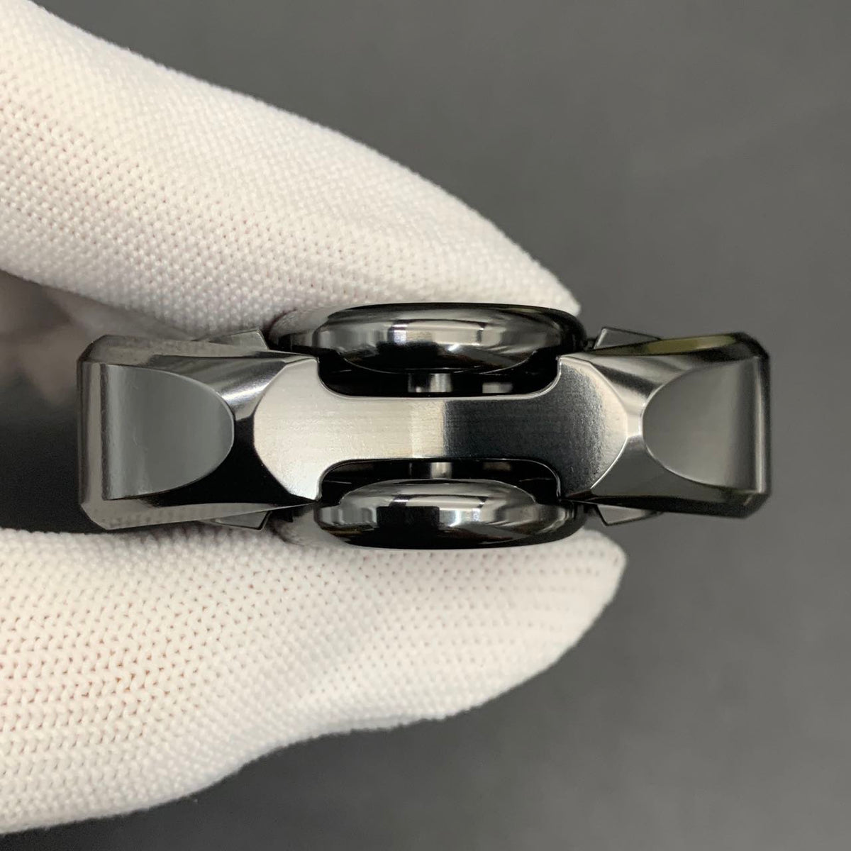 Pan Yixian Zirconium Polished