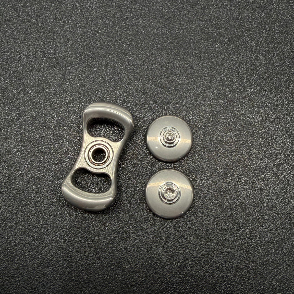 Two-Leaf Horizon Stainless Steel Stonewashed
