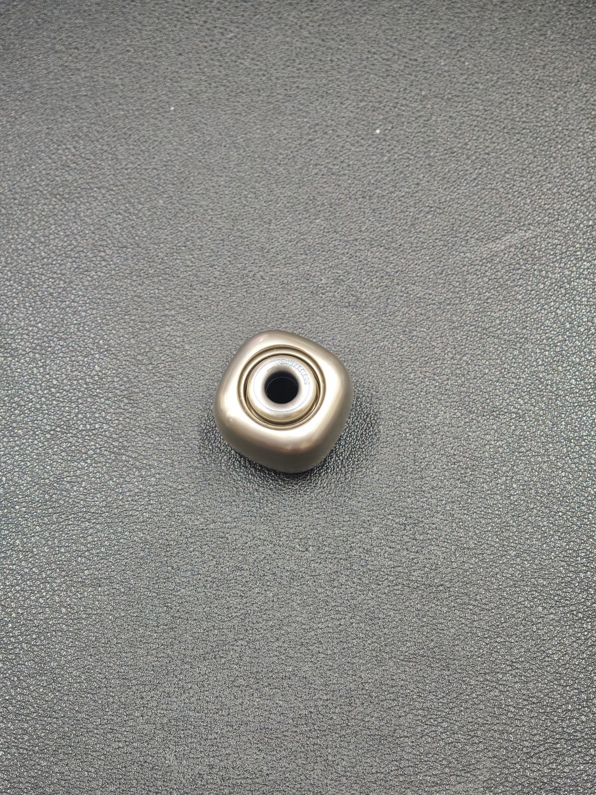 Sugar Cube Titanium