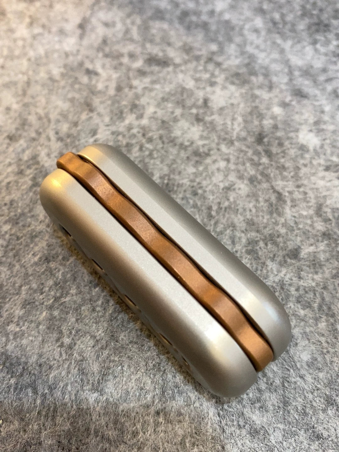 Hamburger Titanium