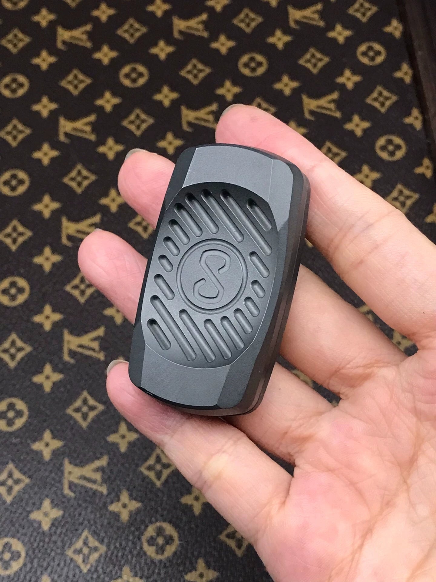 Infinity Slider Zirconium