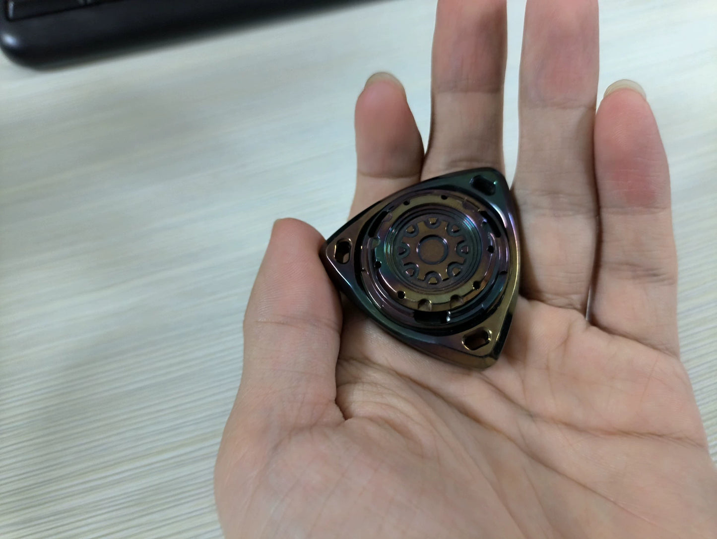 ROAR Spinner Zirconium