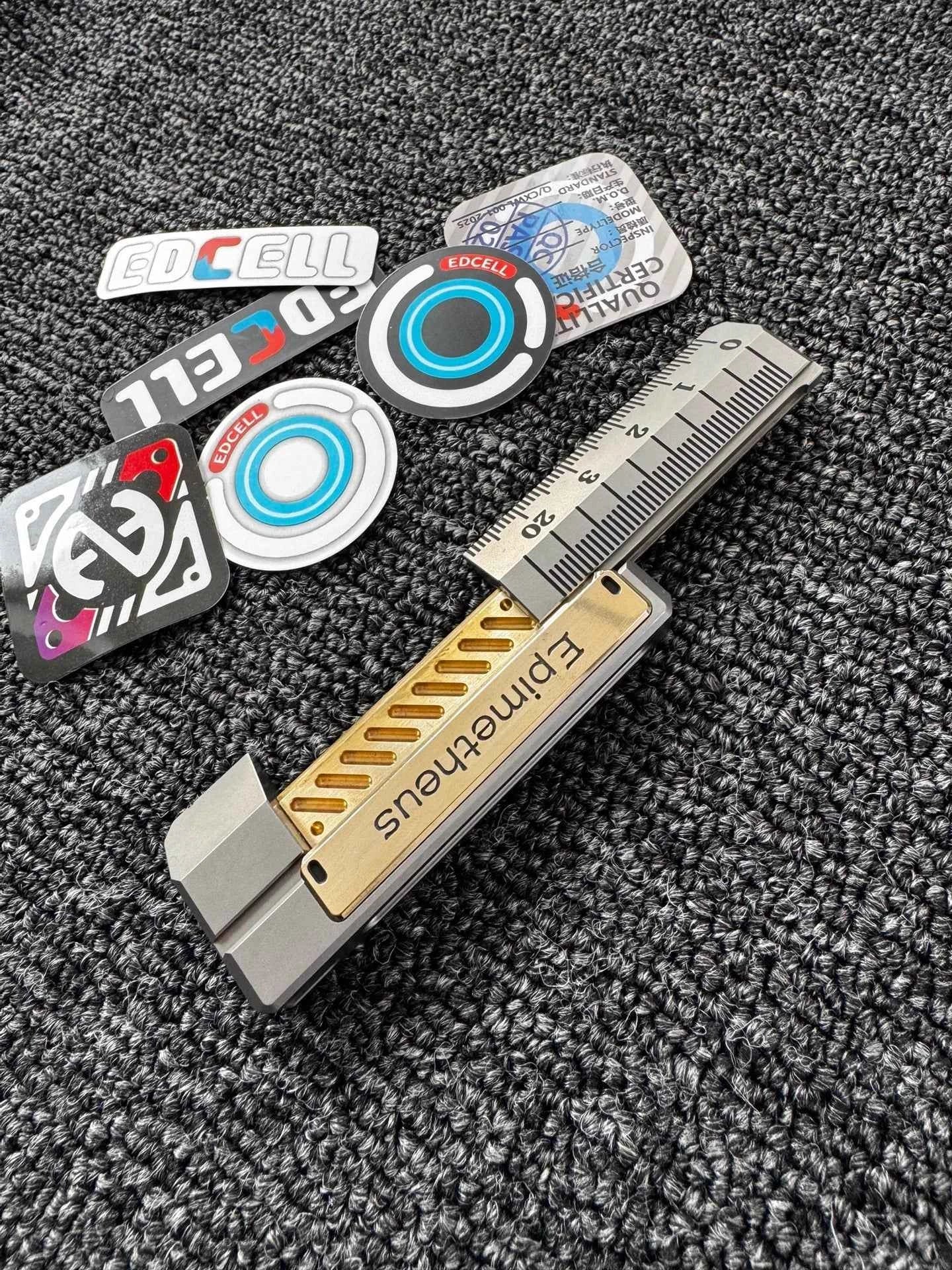 Quirky Ruler Titanium