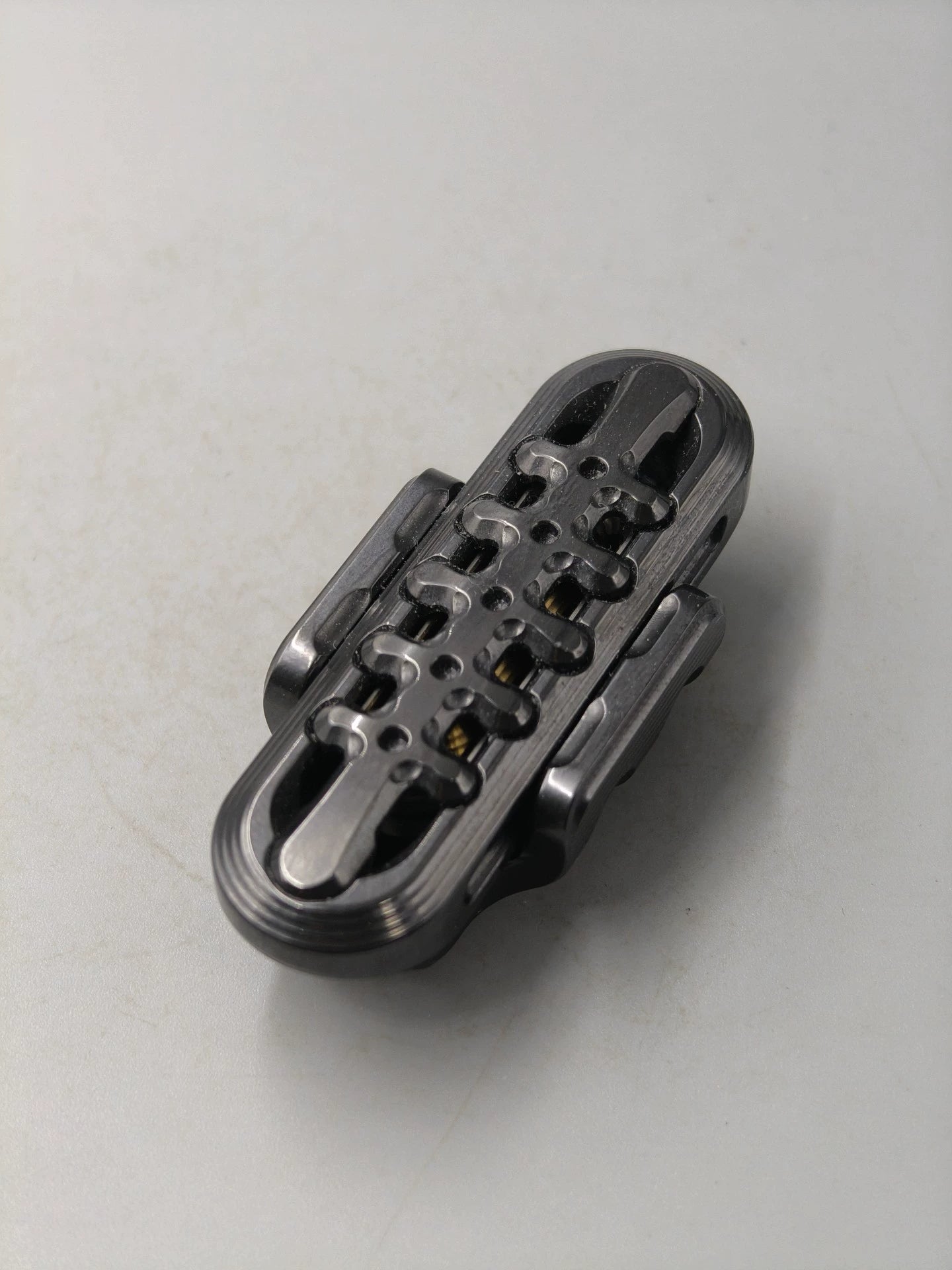 EXOSKELETON Zirconium