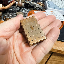 Biscuit Copper