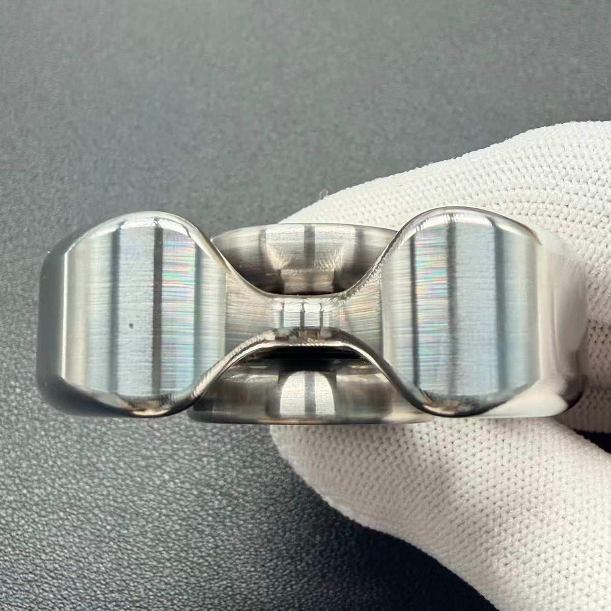 Three-Leaf Horizon Stainless Steel