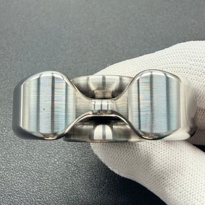 Three-Leaf Horizon Stainless Steel