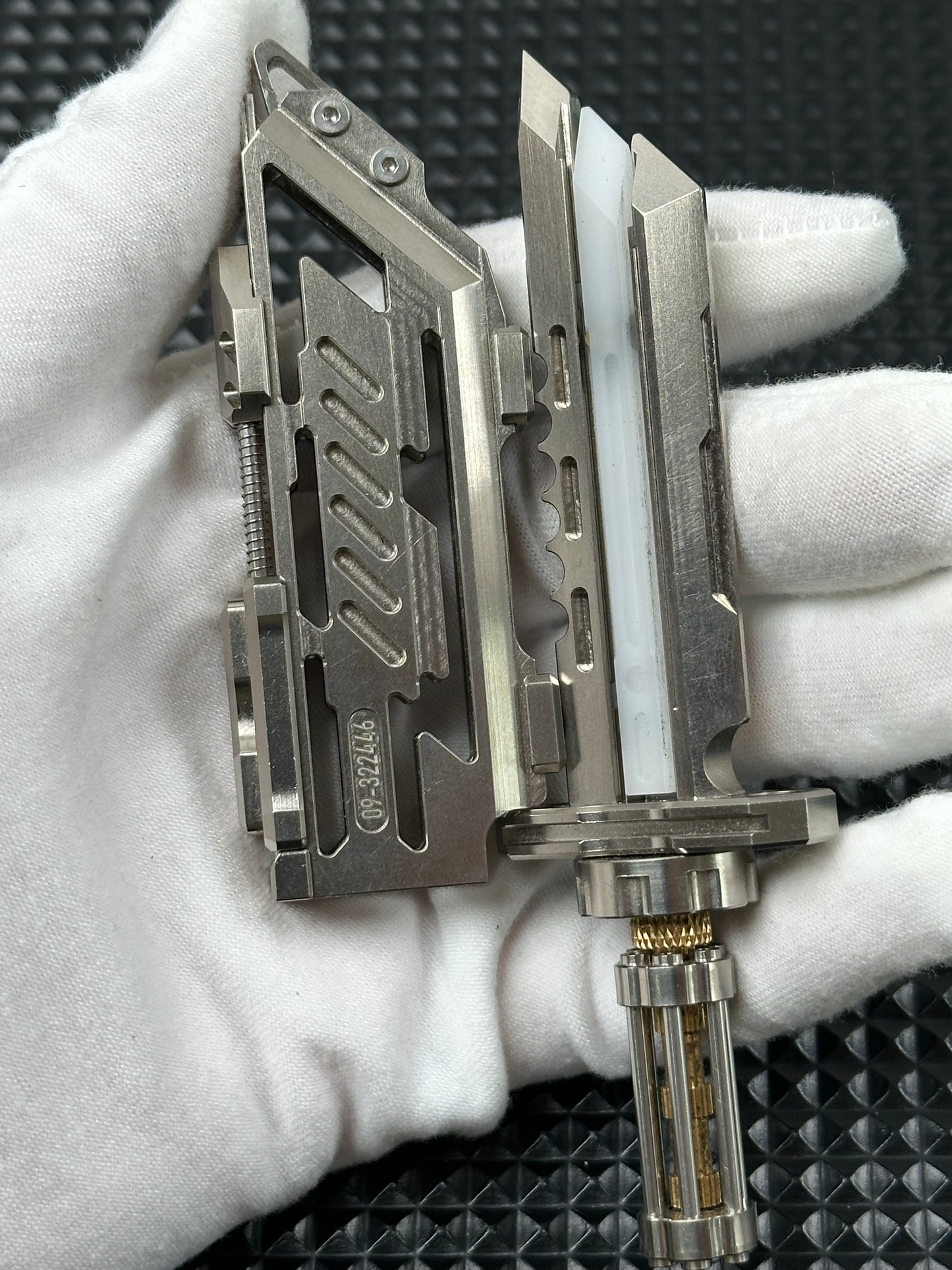 Thunder Bone Titanium