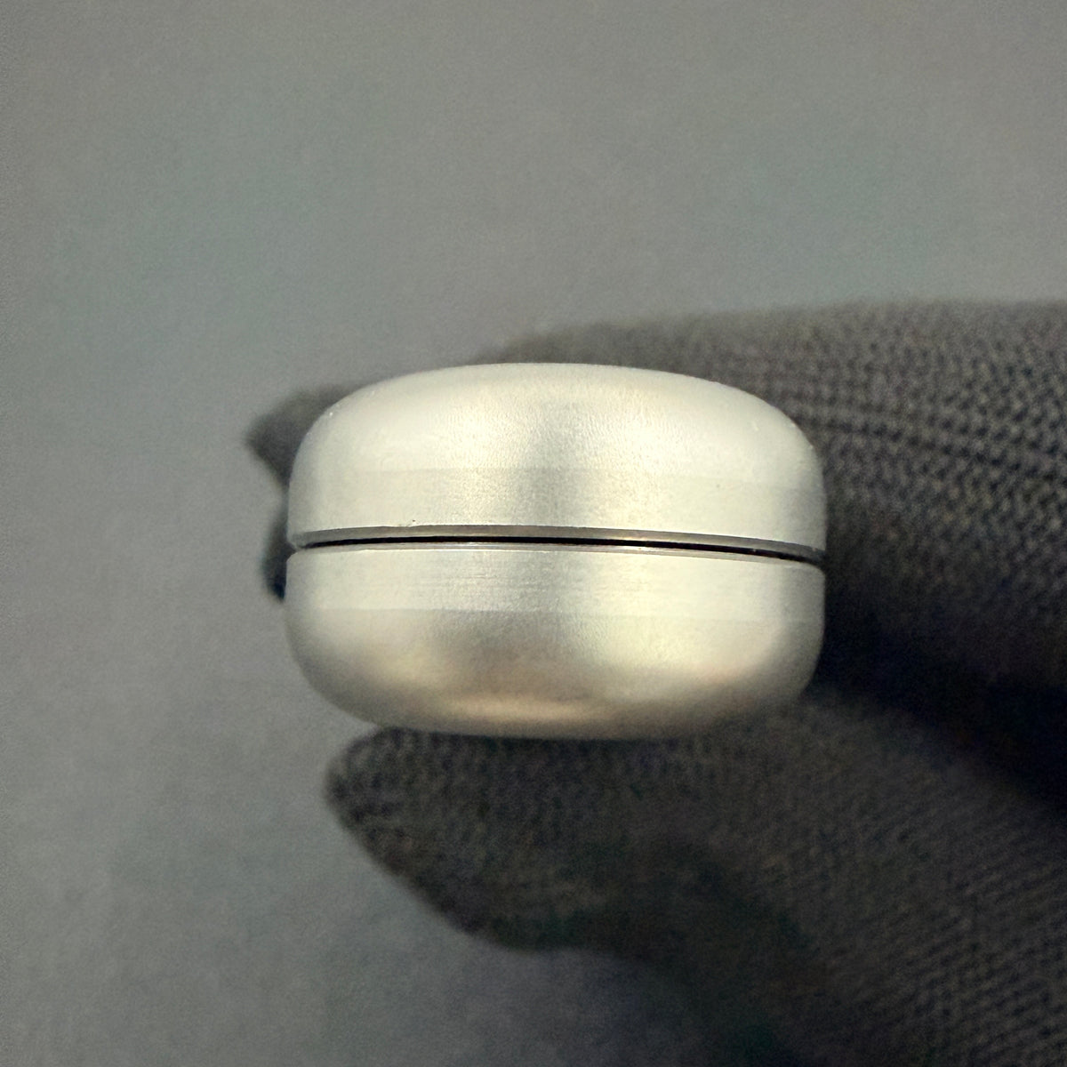 Floating Cloud Titanium